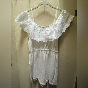 Another one of those beach-vibes dresses:)